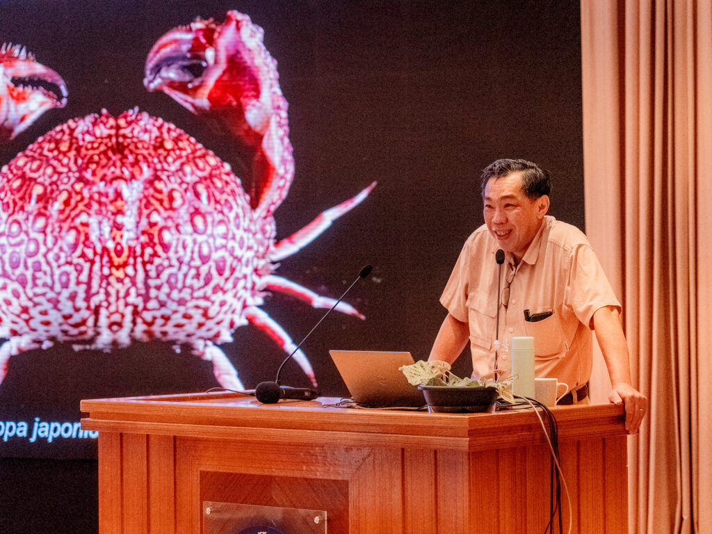 Prof Ng started the conference off with his talk, ‘A tale of 2 oceans: crabs in the Indian and Pacific oceans—connections and vicariance’. Photo credit: TCS 2024